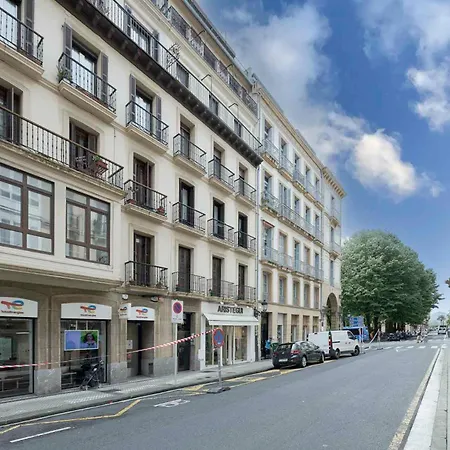 Ideal Y Acogedor Bengoetxea En Pleno Centro De Donostia -